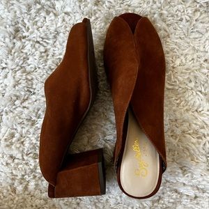 NEVER WORN Seychelles Heels